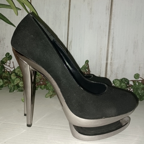 Liliana Black/Silver Closed Toe Platform Heels - Picture 3 of 14